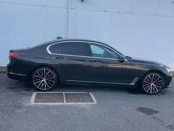 725 L