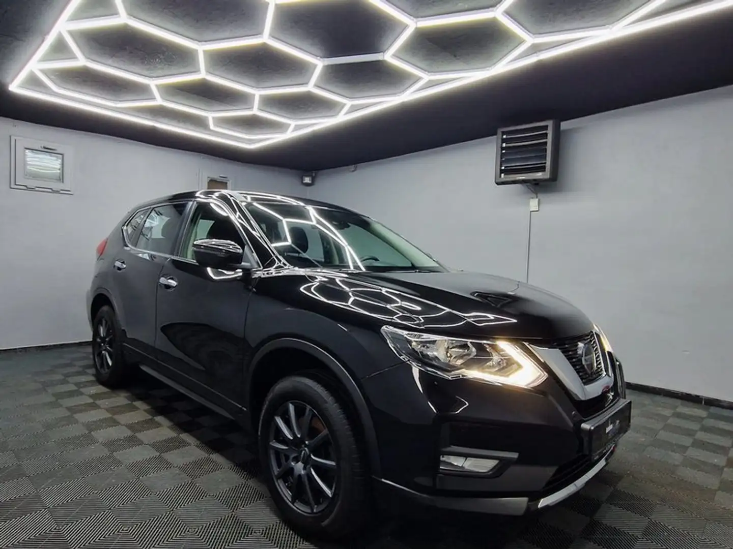 Nissan X-Trail Visia 1.3 DIG-T|7 SITZER|AUTOM|NAVI|LM FELGEN Black - 2