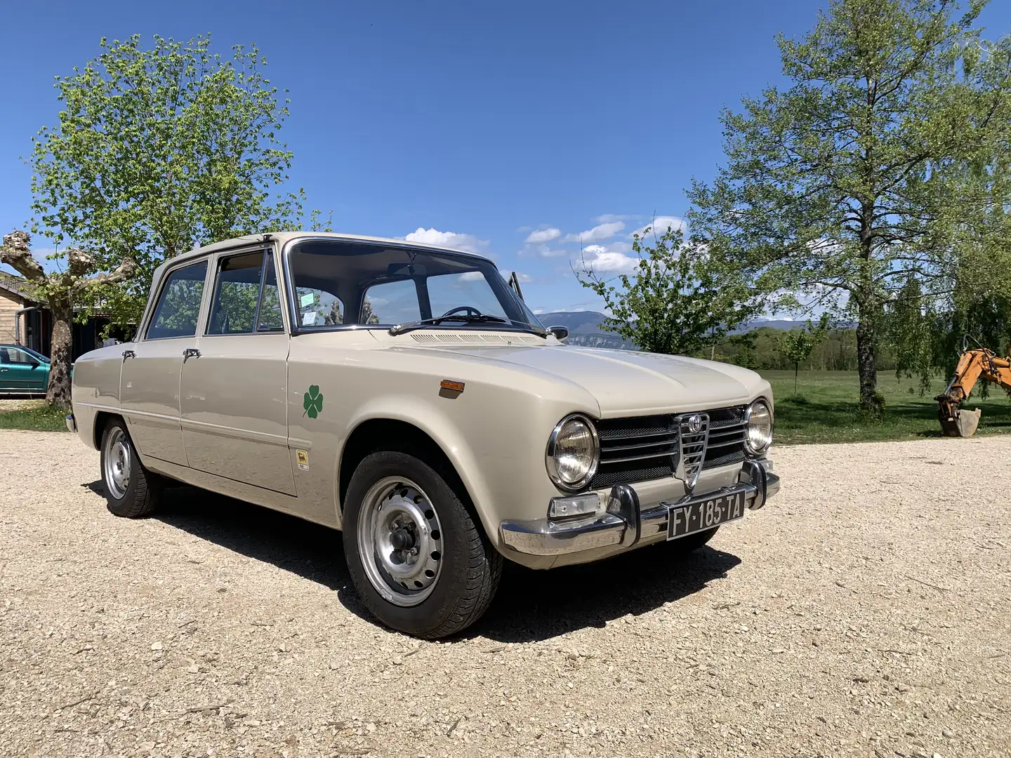 Alfa Romeo giulia 1300 TI Бежевий - 1
