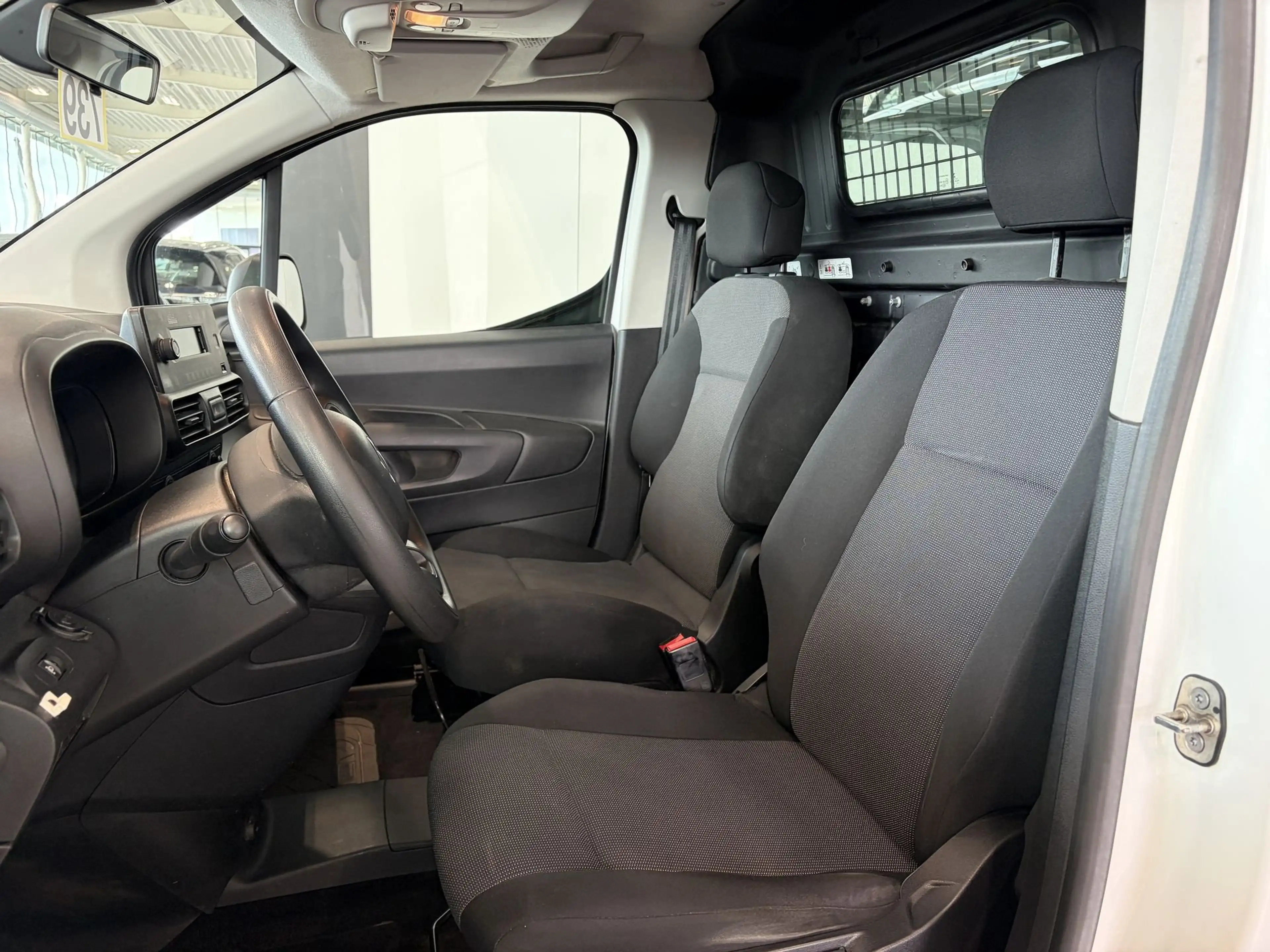Citroen Berlingo Lengte 2 / Dubbele Schuifdeur / 3 Zit / Parkeersensoren / BTW Aftrekbaar / — photo 11