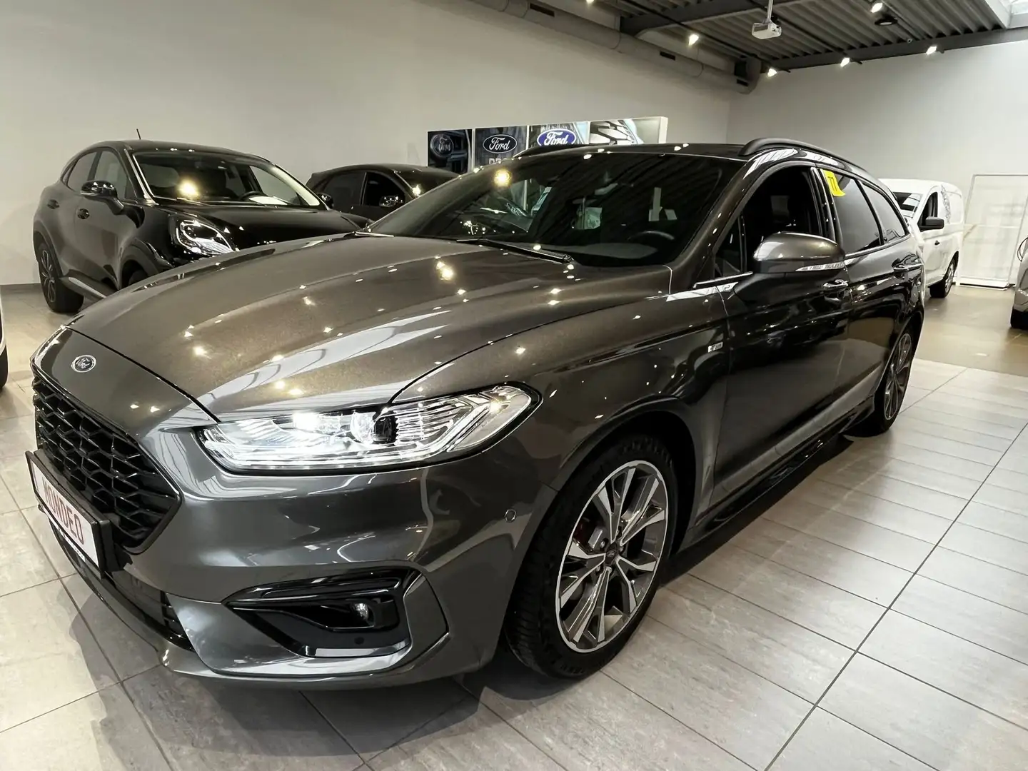 Ford Mondeo ST-Line Hybrid AUT Gris - 1