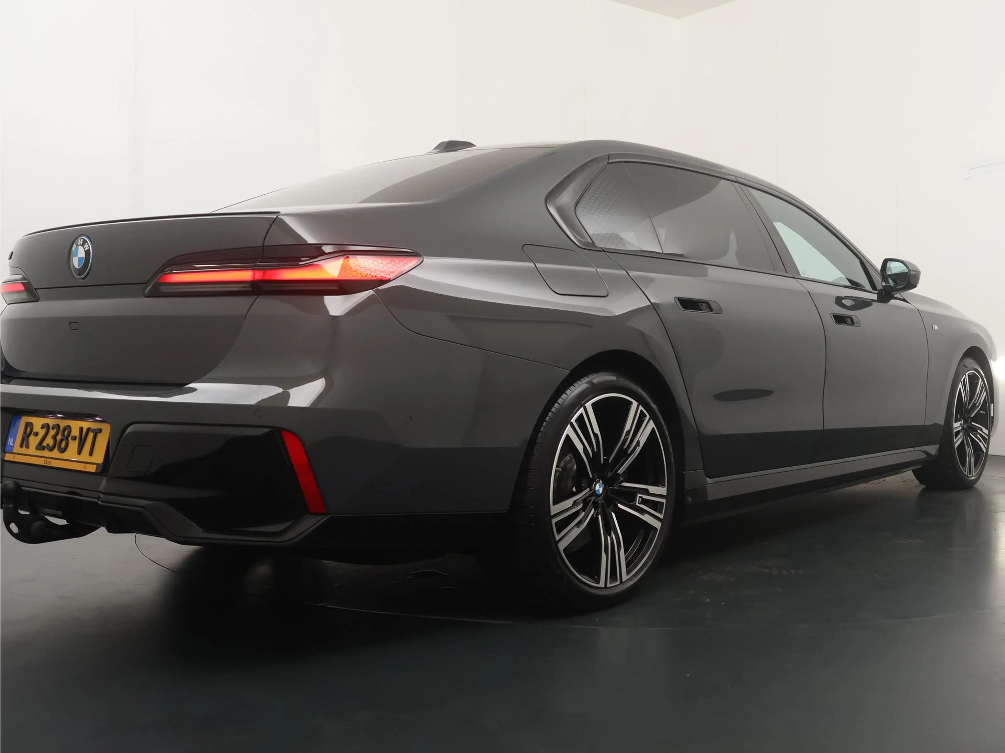 BMW i7 xDrive60 106 kWh | Bowers & Wilkins | Trekhaak | M — photo 7