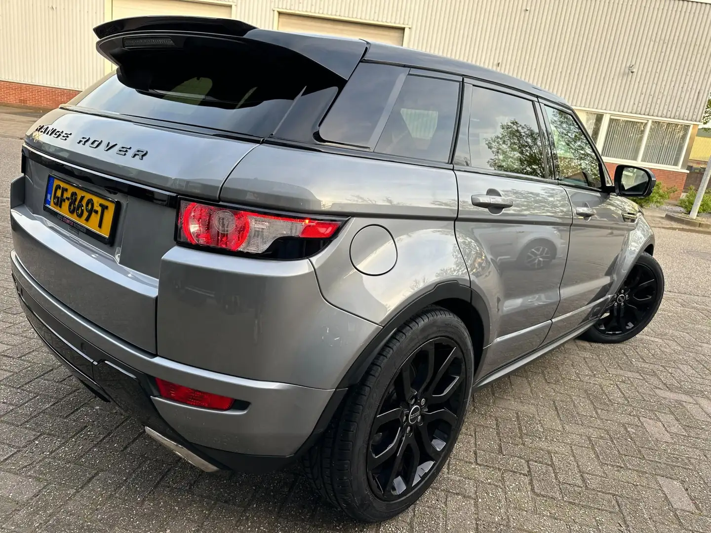 Land Rover Range Rover Evoque 2.0 Si 4WD PRESTIGE SPORT AUT SVR ZETELS LEER Grijs - 2