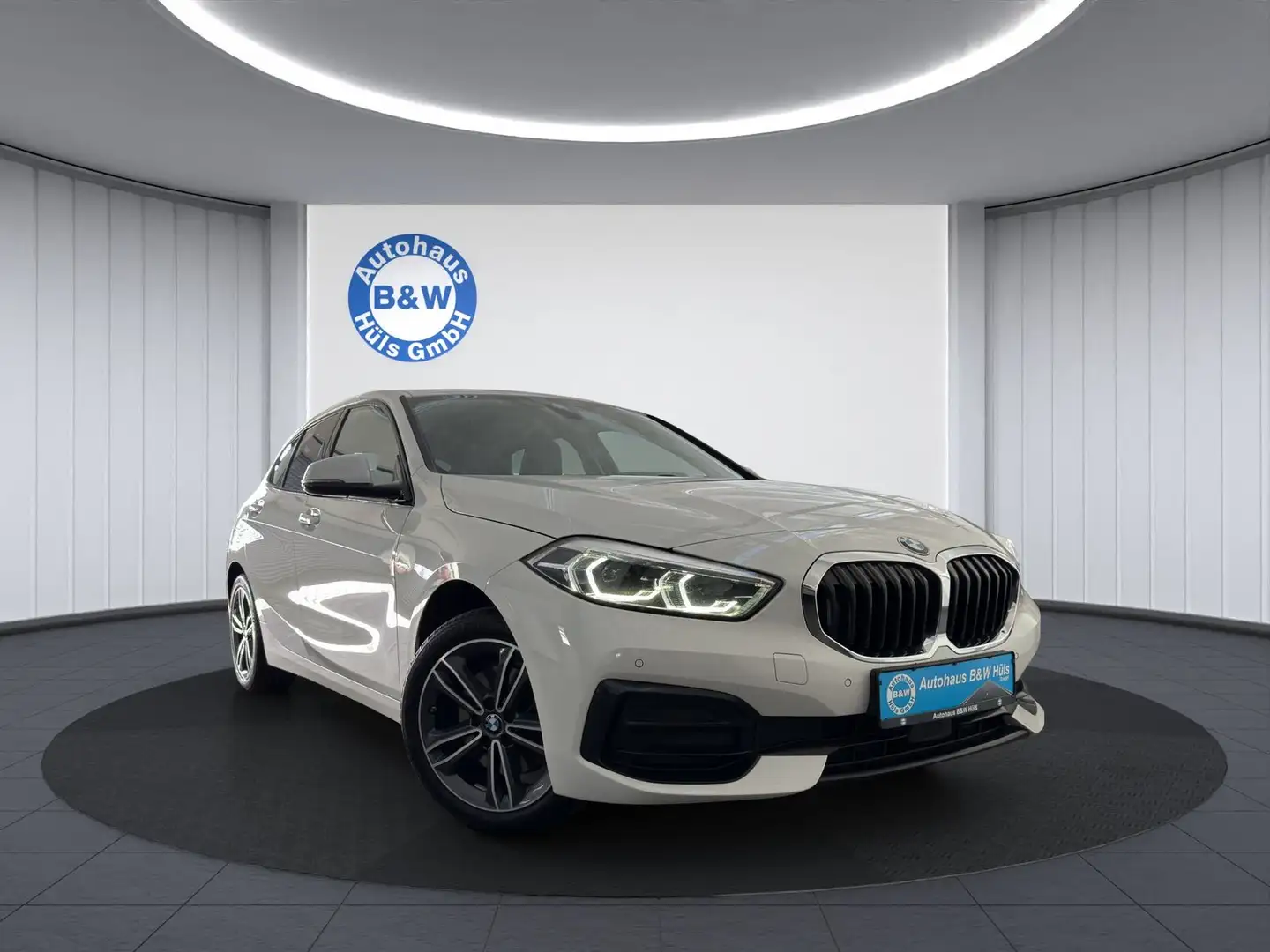 BMW 116 d Sport Line*LIVE*ACC*SHZ*AUTOMATIK Weiß - 1