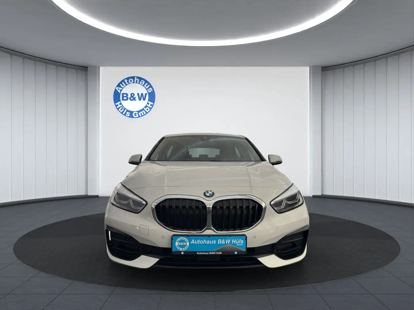 BMW 116 d Sport Line*LIVE*ACC*SHZ*AUTOMATIK Weiß - 2