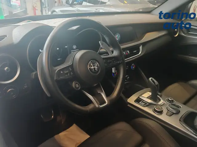 Alfa Romeo Stelvio view 5