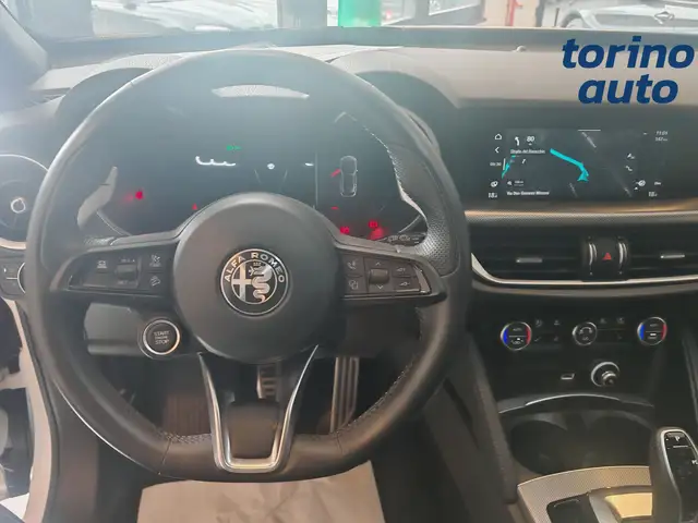 Alfa Romeo Stelvio view 11
