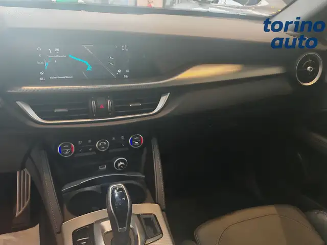 Alfa Romeo Stelvio view 12