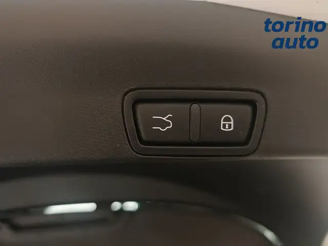 Alfa Romeo Stelvio view 25