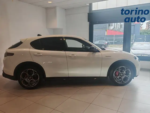 Alfa Romeo Stelvio view 2