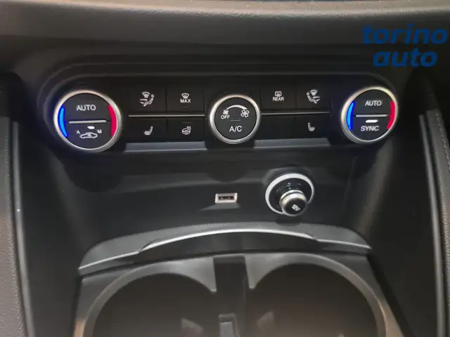 Alfa Romeo Stelvio view 21