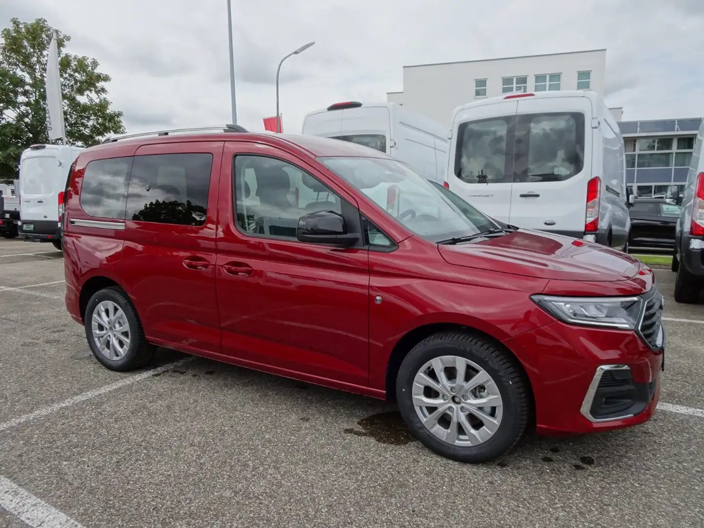 Ford Tourneo Connect Titanium L1 IACC*BLIS*KLIMAAUT Rot - 2