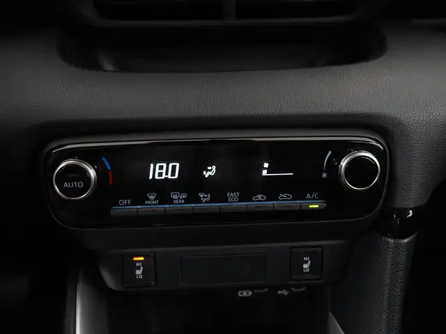 Mazda Mazda2 view 12