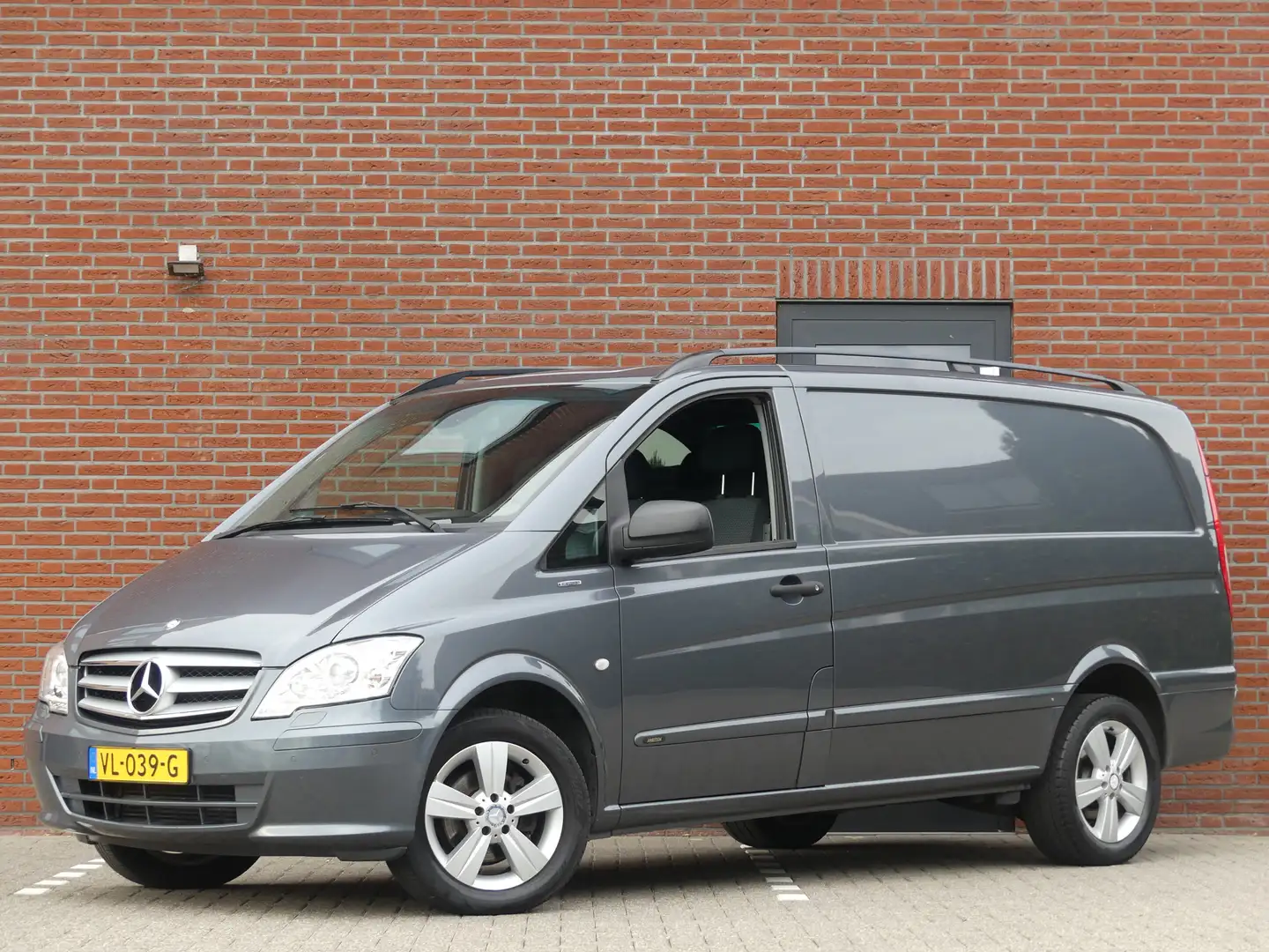 Mercedes-Benz Vito 116 CDI Lang Automaat Xenon/Airco/PDC/Navigatie Grijs - 1