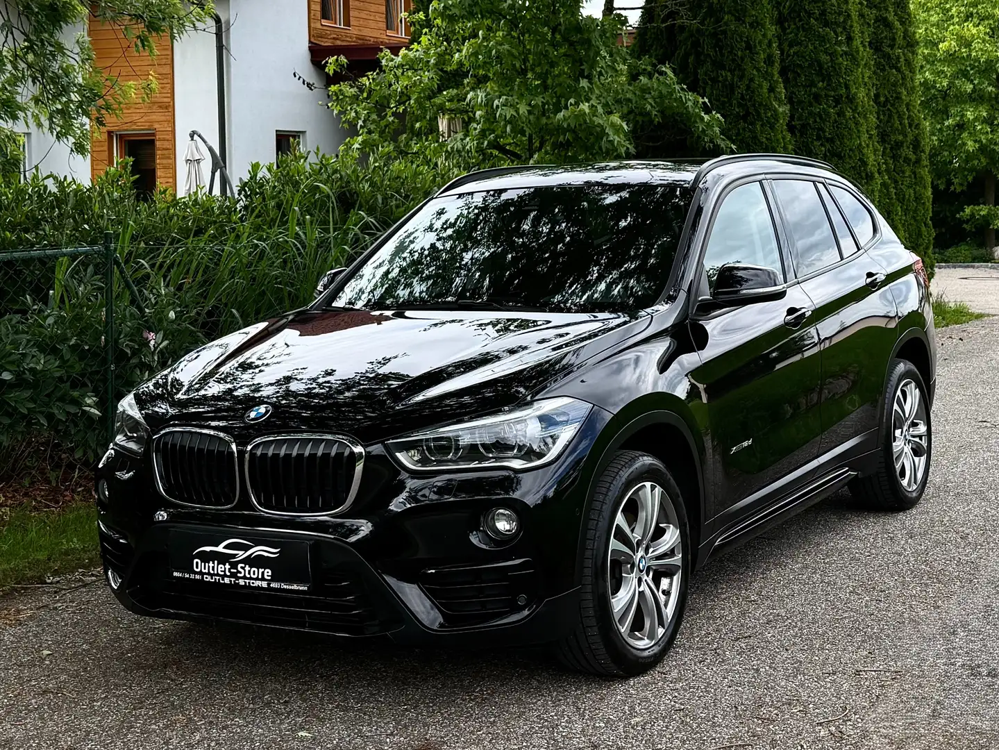 BMW X1 xDrive 18d Sport-Line*1.Besitz*LED*R-Kamera*TOP* Schwarz - 1