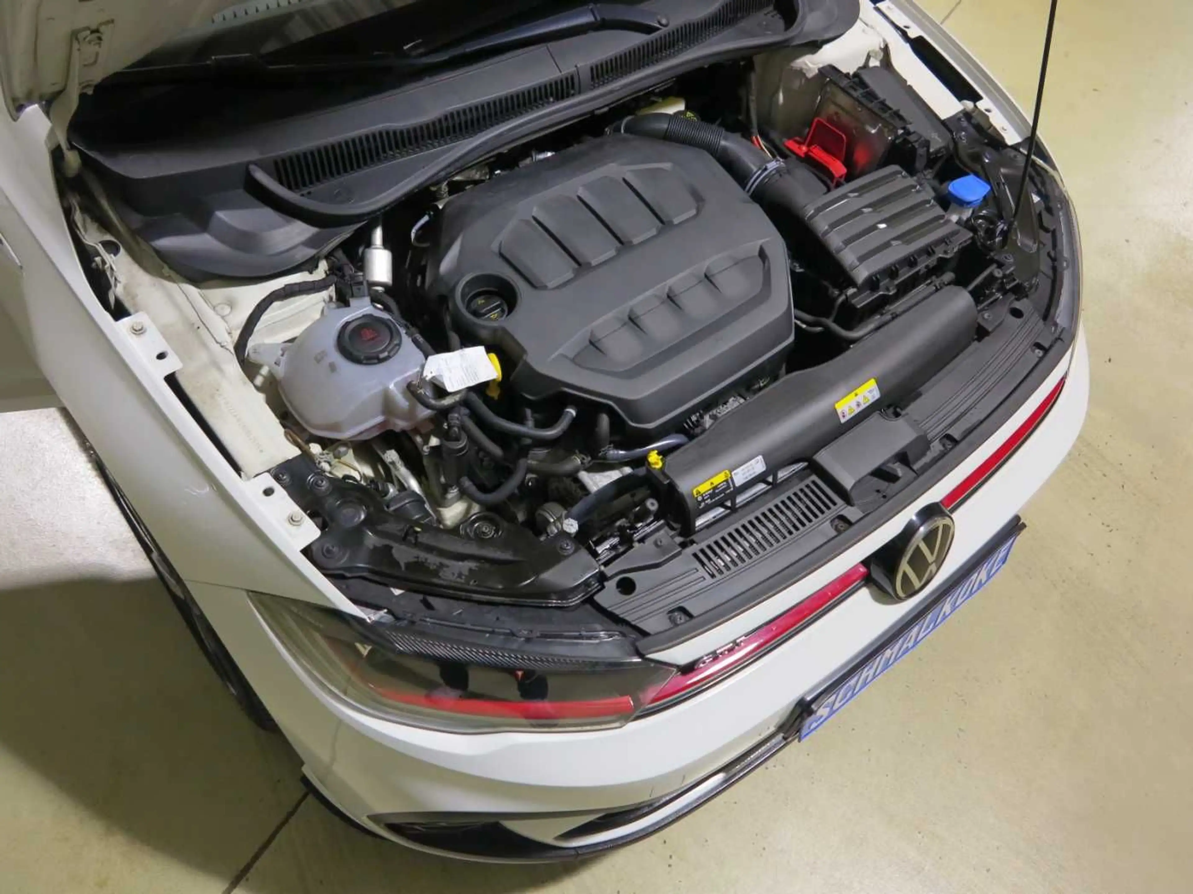 Volkswagen Polo GTI 2.0 TSI 2.0 DSG7 LM17 DAB RKamera — photo 8