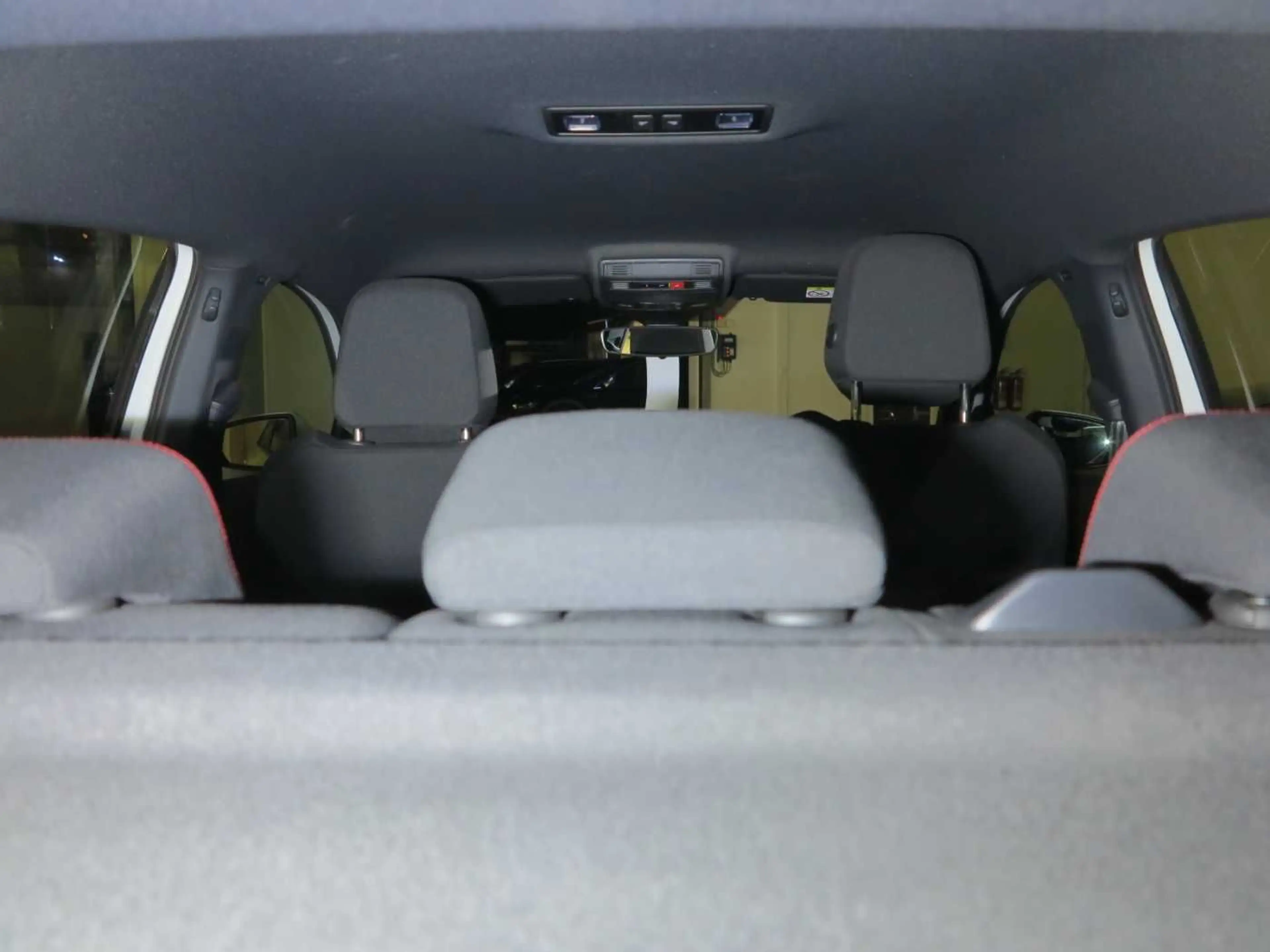 Volkswagen Polo GTI 2.0 TSI 2.0 DSG7 LM17 DAB RKamera — photo 14