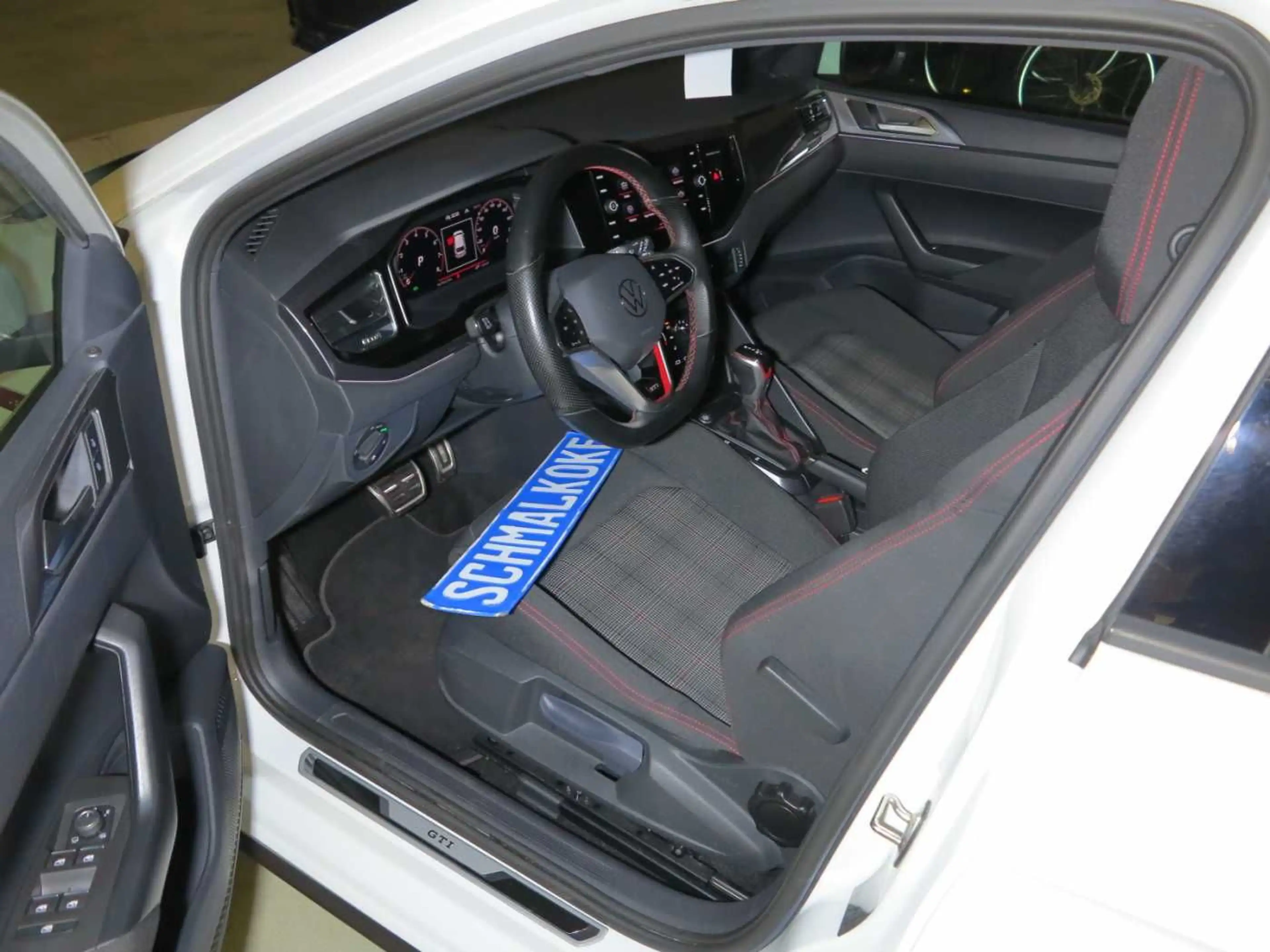 Volkswagen Polo GTI 2.0 TSI 2.0 DSG7 LM17 DAB RKamera — photo 6