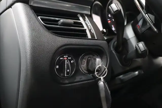Porsche Macan view 8