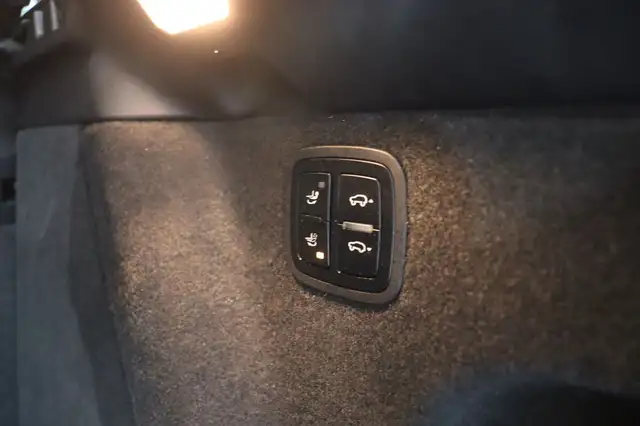 Porsche Macan view 26