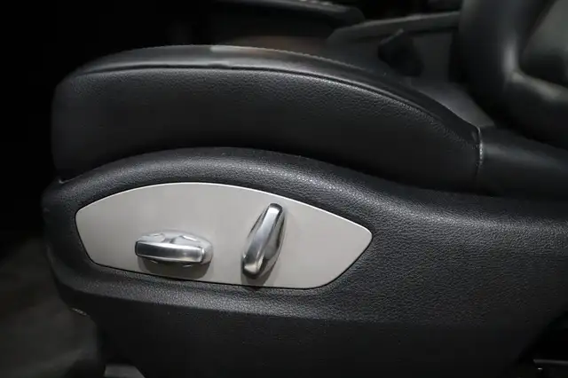 Porsche Macan view 6