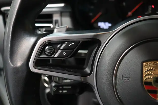 Porsche Macan view 13