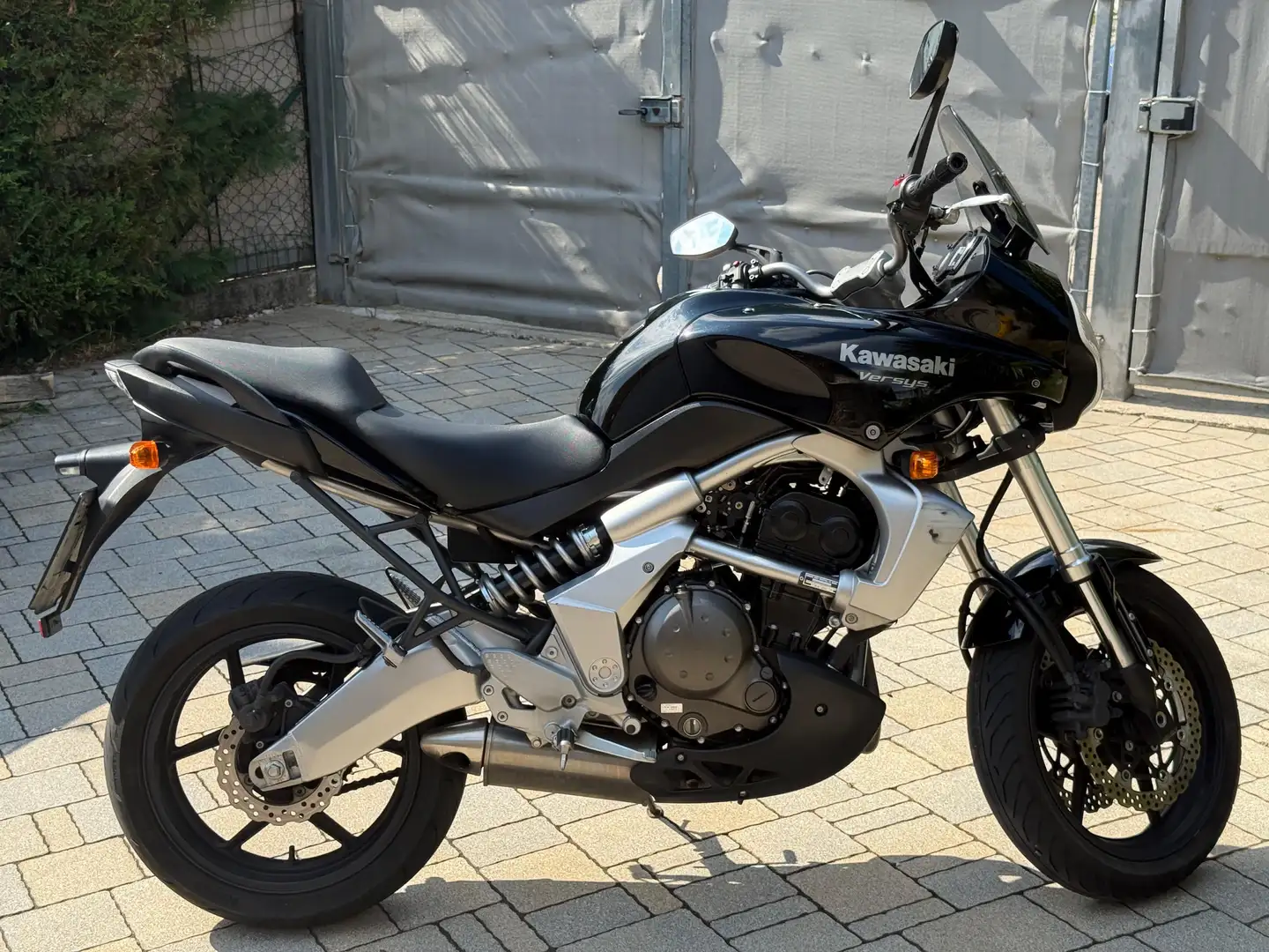 Kawasaki Versys 650 Czarny - 1