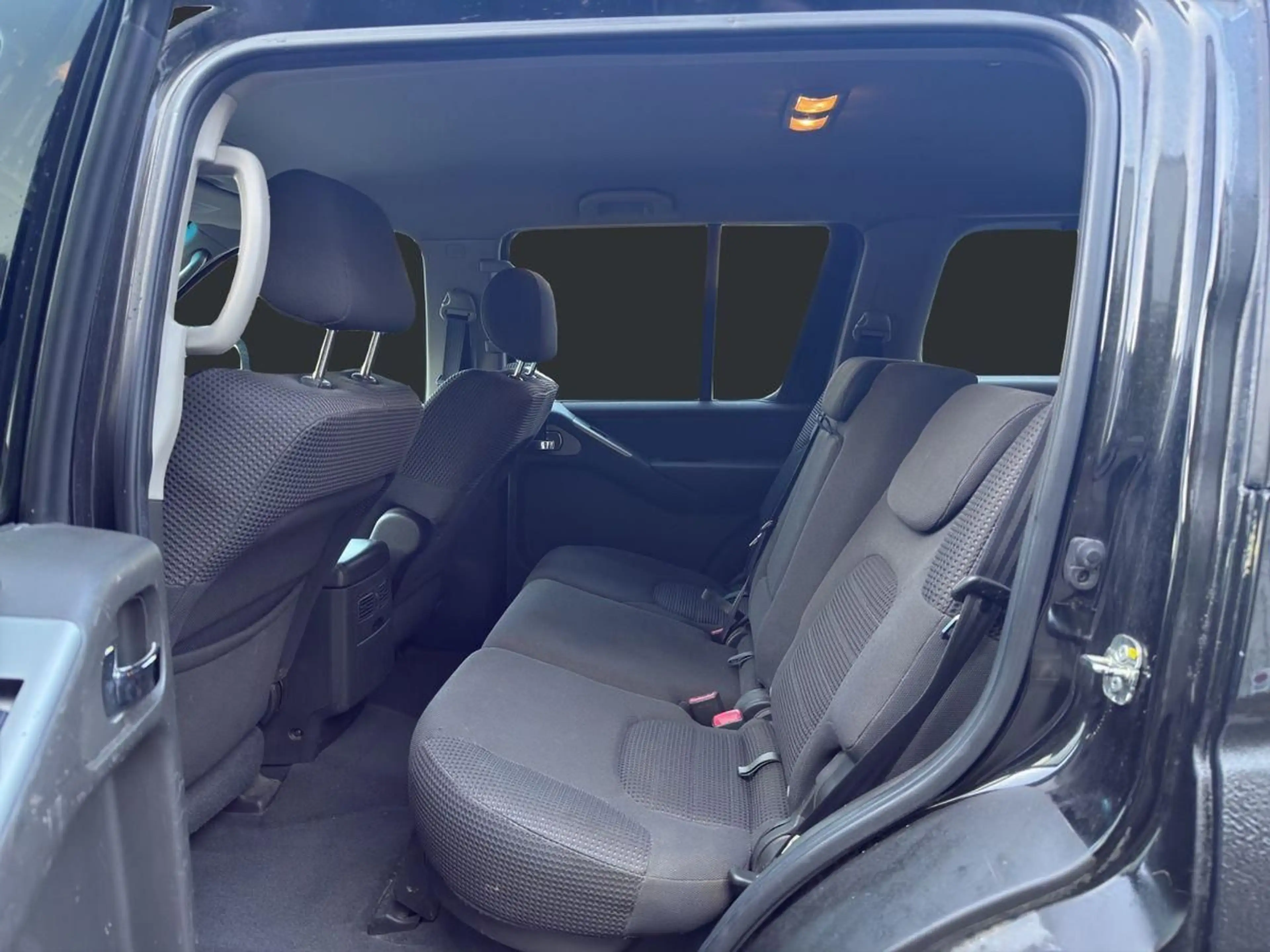 Nissan Pathfinder 2.5 dCi Elegance*AHK*7Sitzer*Navi* — photo 11