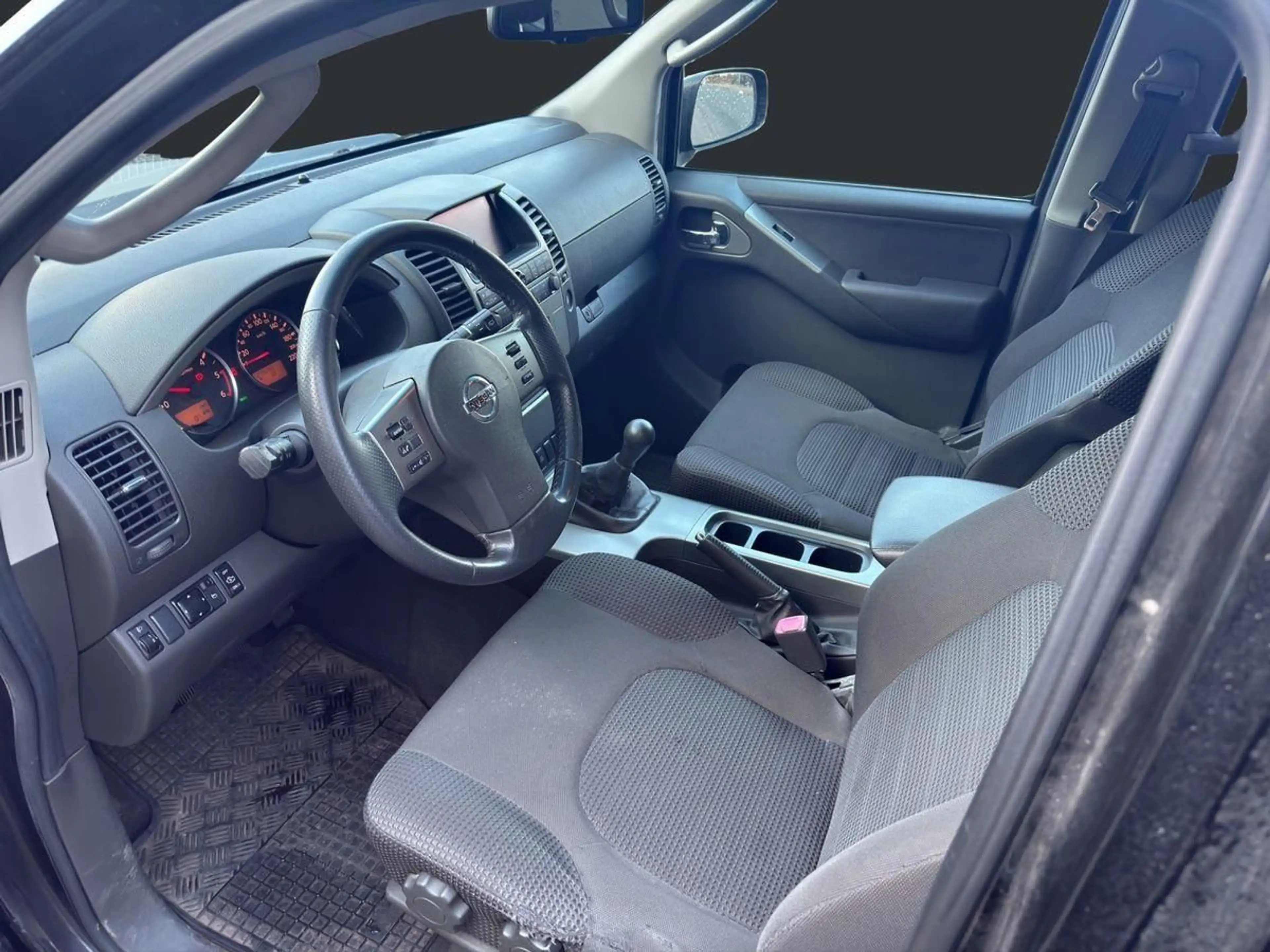 Nissan Pathfinder 2.5 dCi Elegance*AHK*7Sitzer*Navi* — photo 10