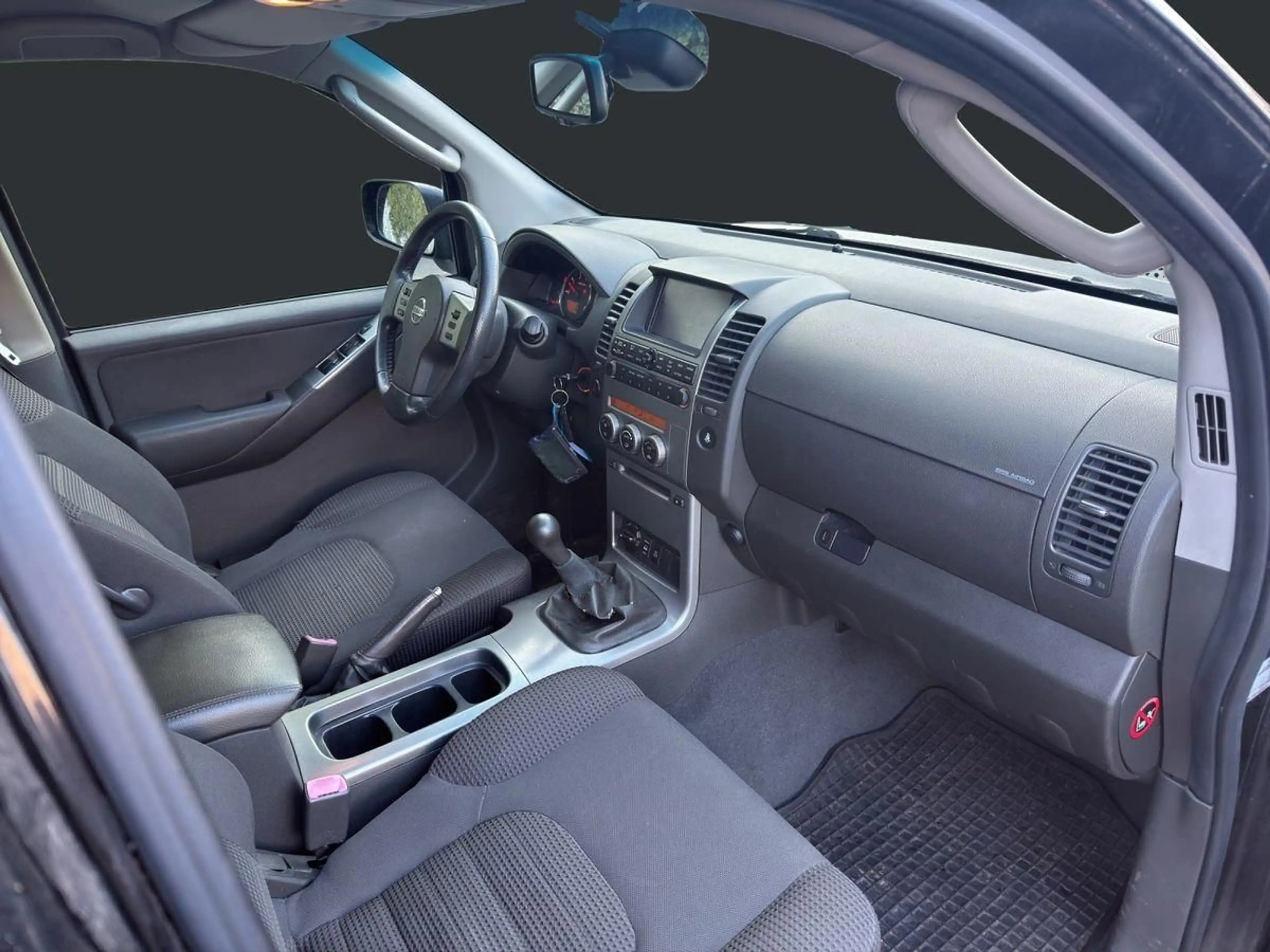 Nissan Pathfinder 2.5 dCi Elegance*AHK*7Sitzer*Navi* — photo 12