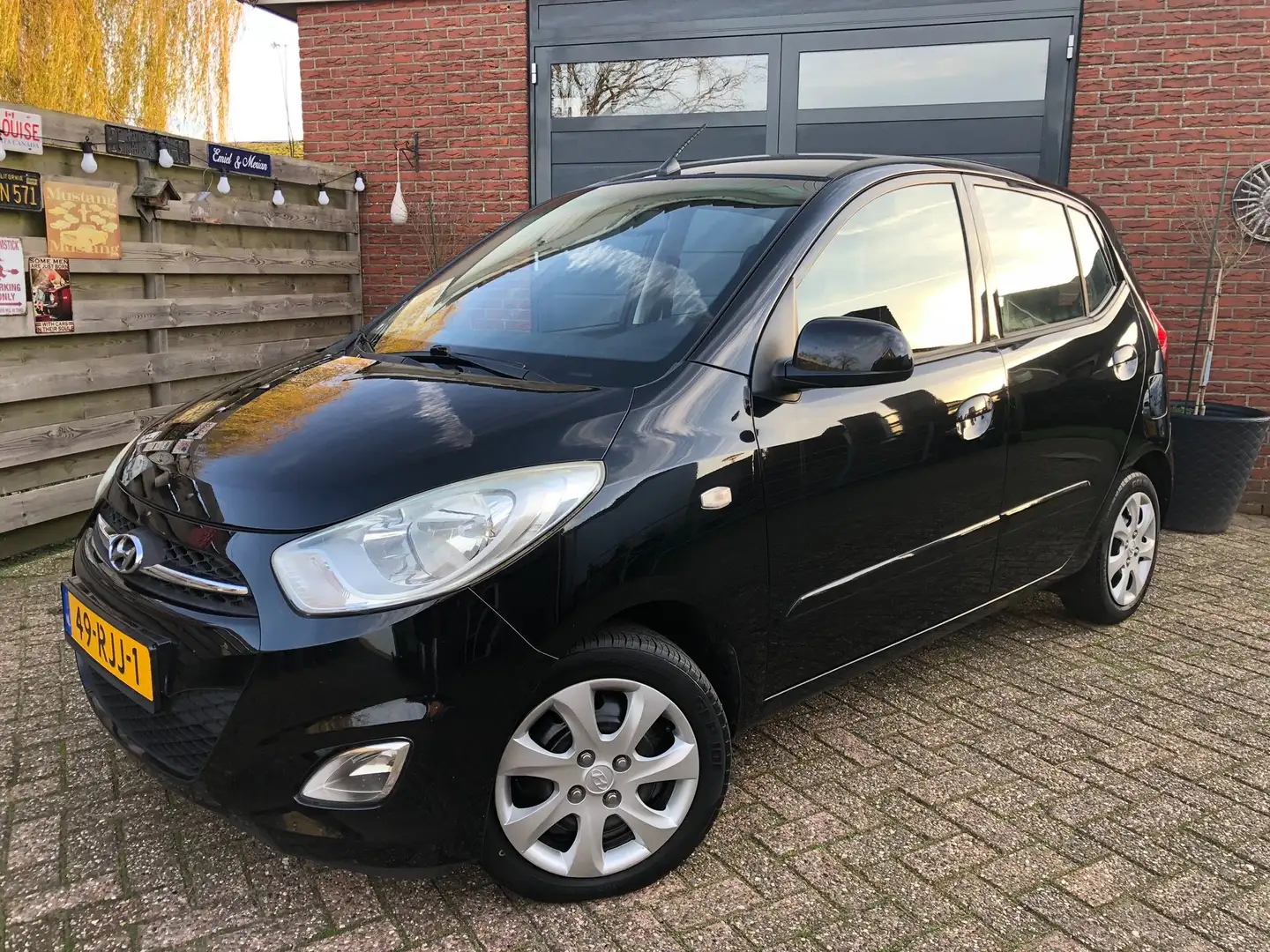 Hyundai i10 1.1 Motion Cool APK 6-2026 Zwart - 1