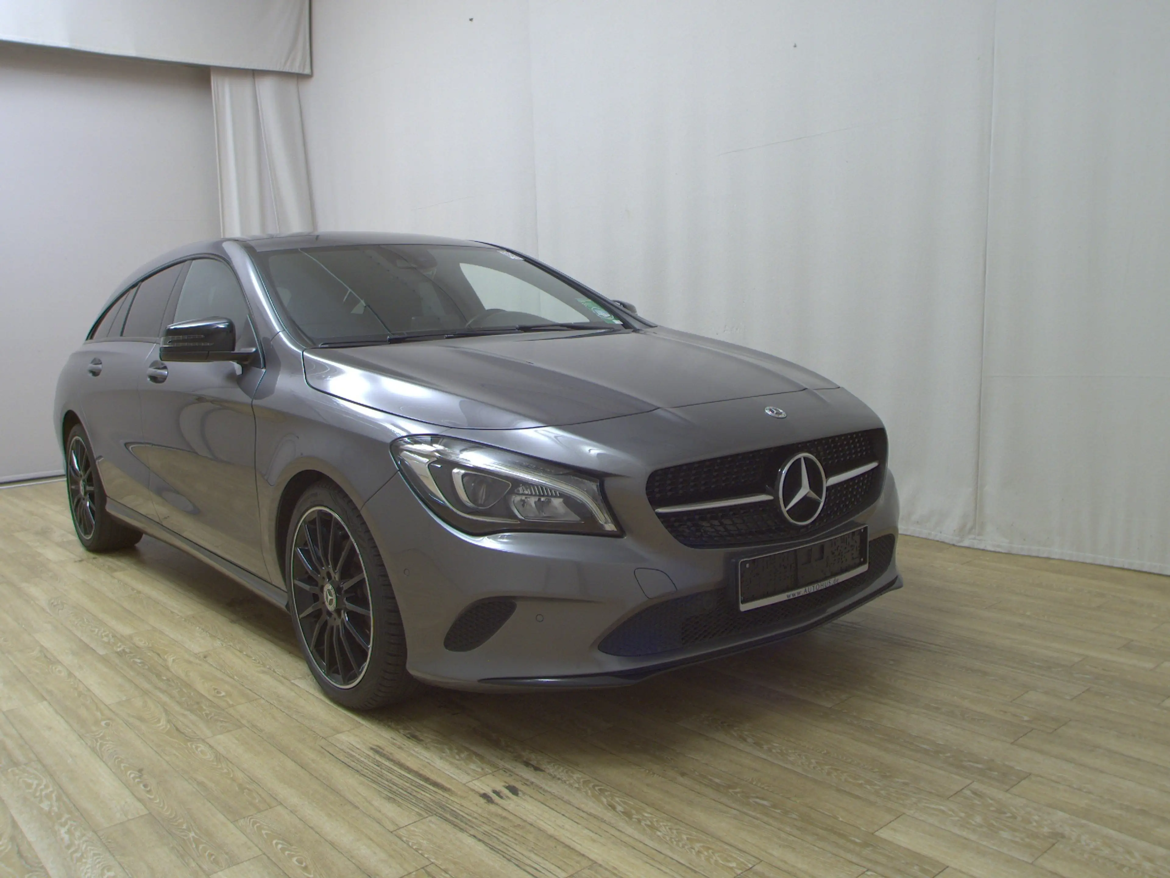 Mercedes-Benz CLA 220 SB 4M Urban Night Navi LED H/K Kamera — photo 3