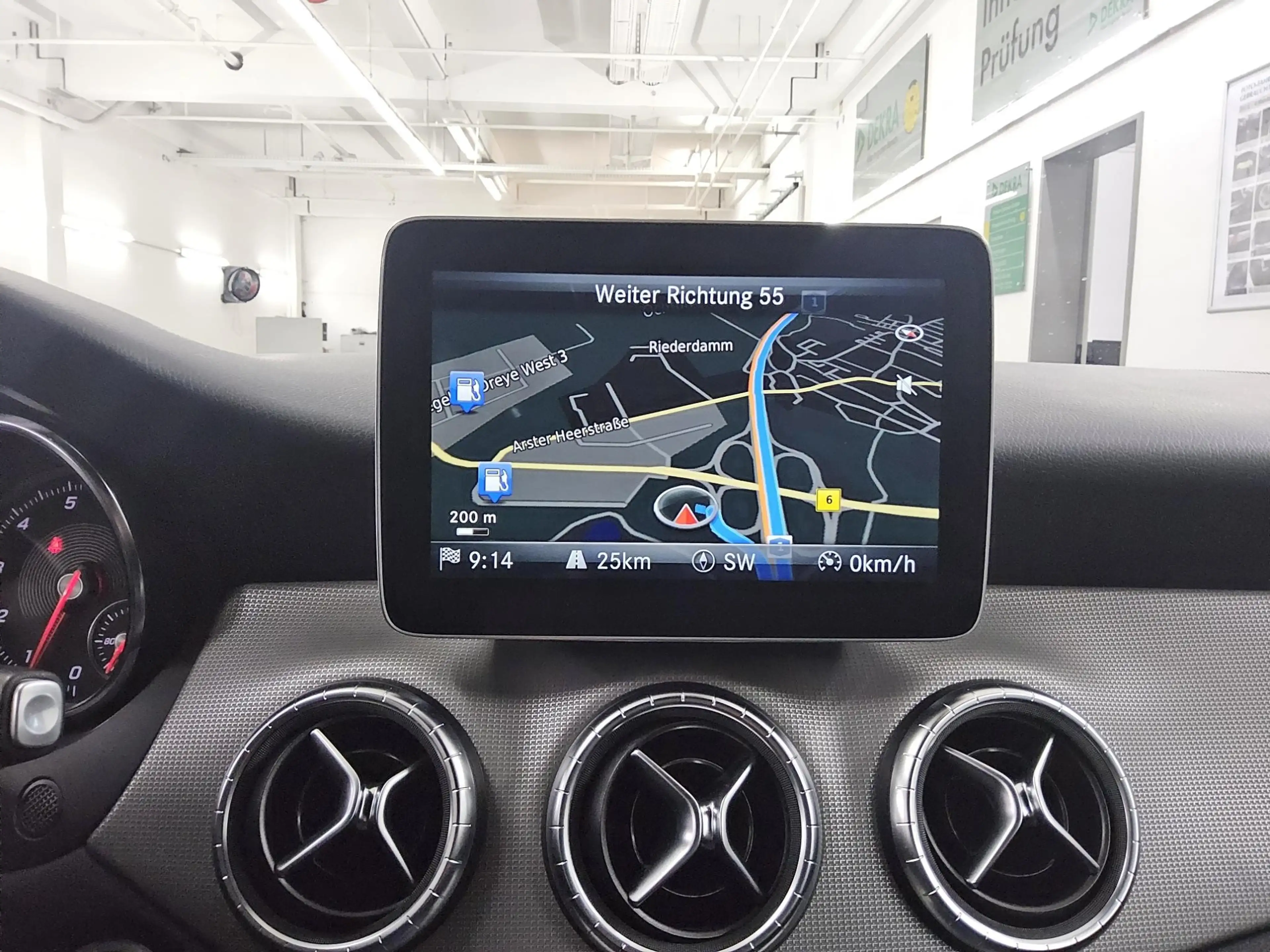 Mercedes-Benz CLA 220 SB 4M Urban Night Navi LED H/K Kamera — photo 7