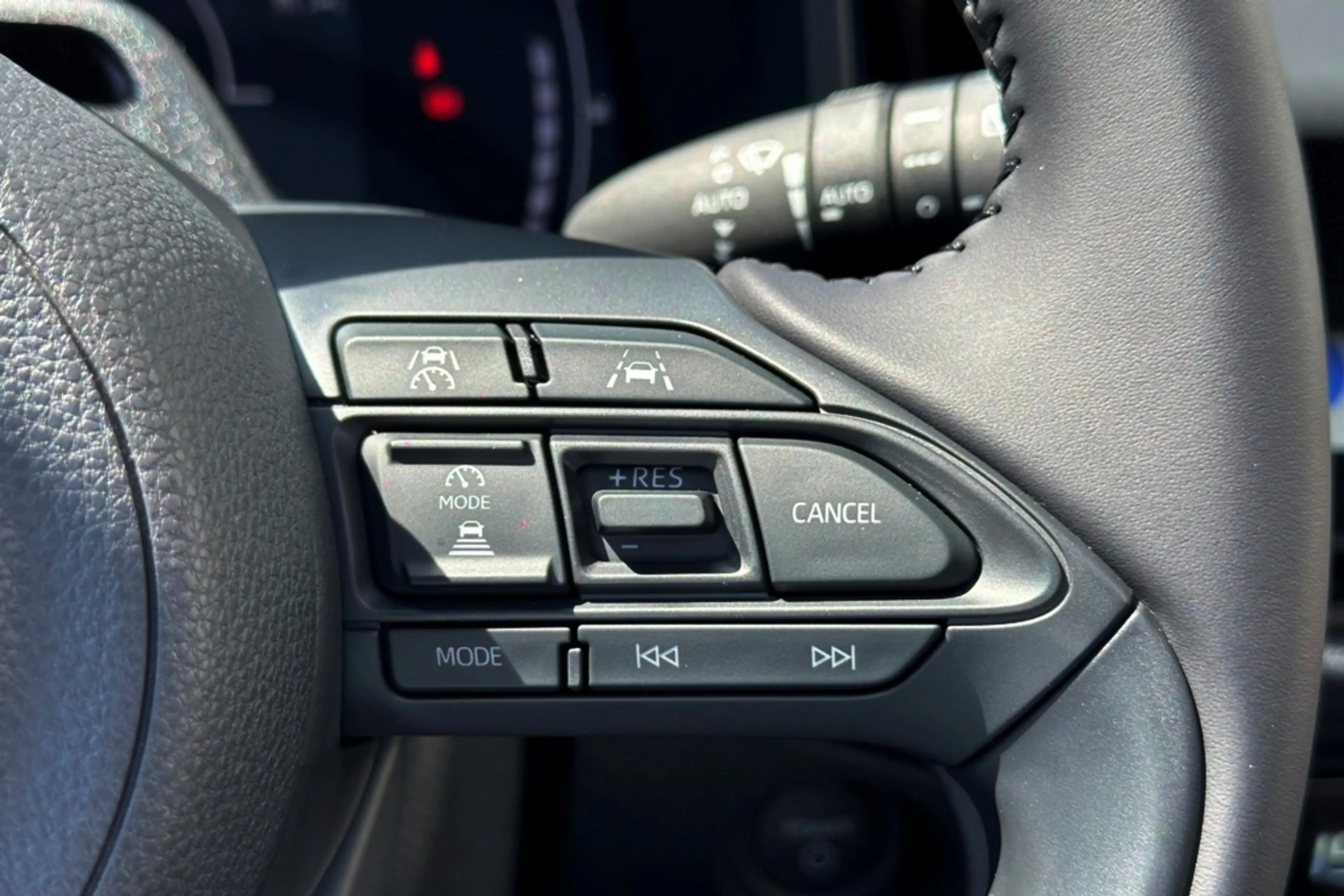 Toyota Aygo X Hybrid 115 Lounge Vouwdak / JBL / Bi-Tone — photo 25