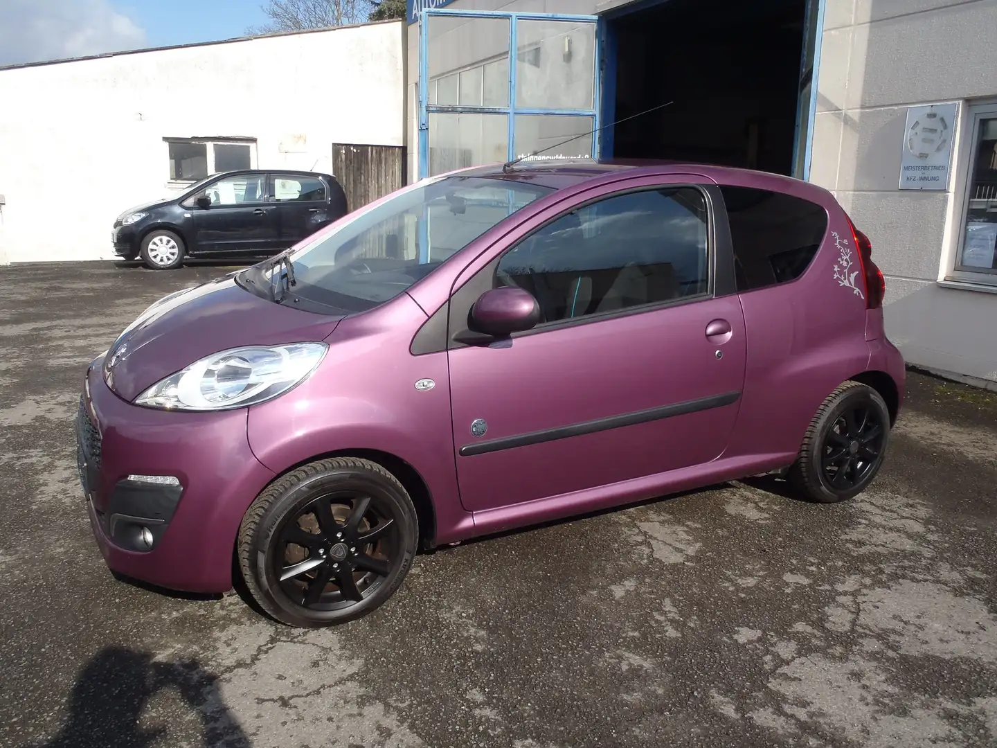 Peugeot 107 (70) 68 envy KLIMA Fialová - 2