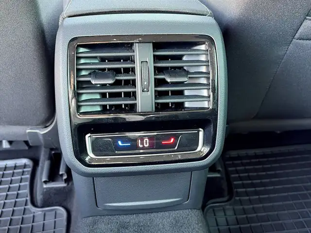 Volkswagen Passat view 14