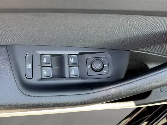Volkswagen Passat view 15