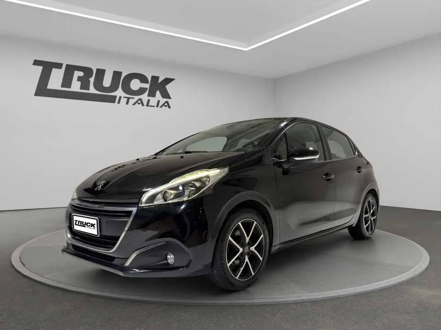 Peugeot 208 I 2015 - 208 5p 1.2 puretech Allure 82cv Schwarz - 1
