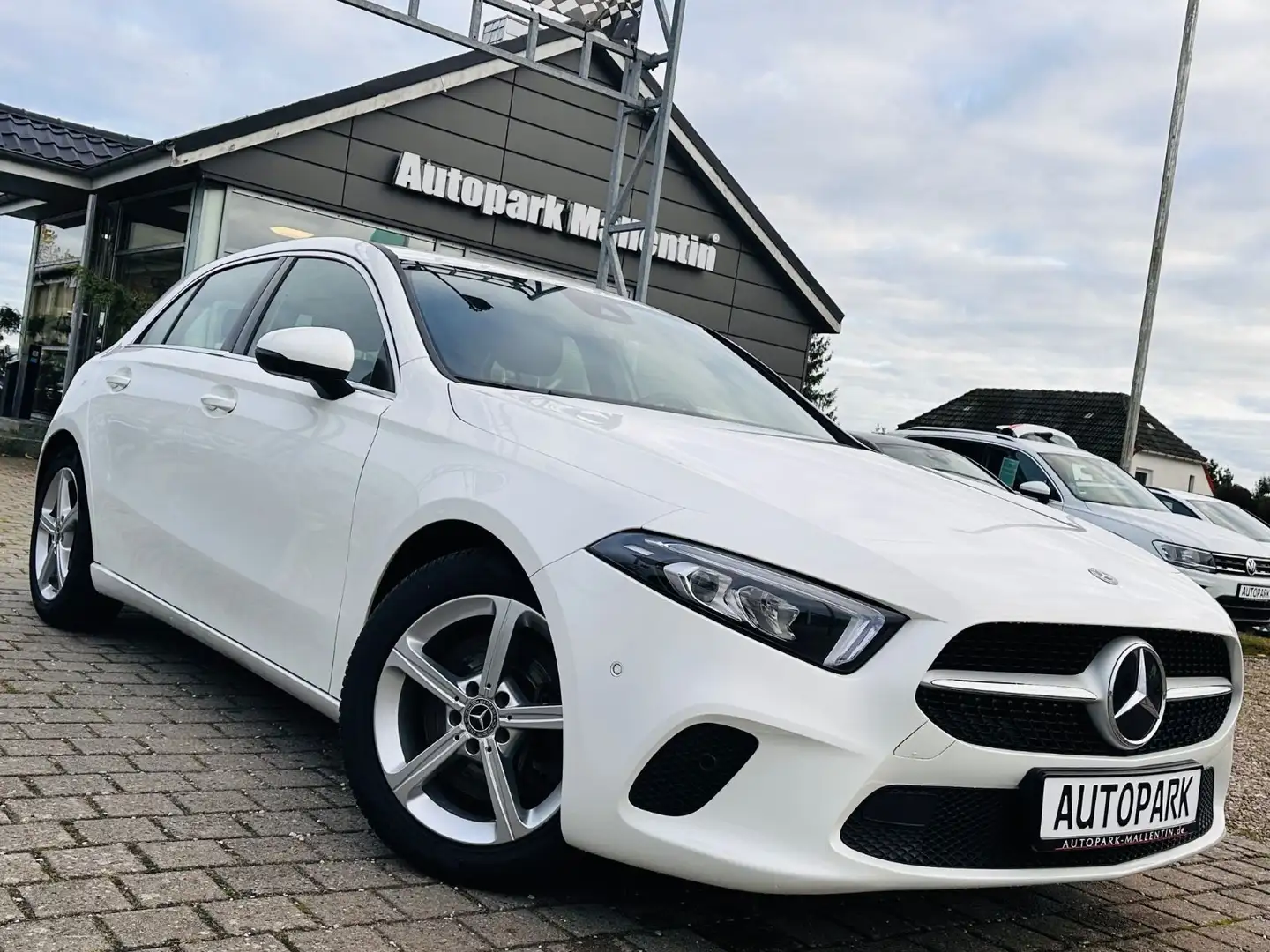 Mercedes-Benz A 250 Progressive *NAVI*KAMERA*LEDER*LED* Weiß - 1