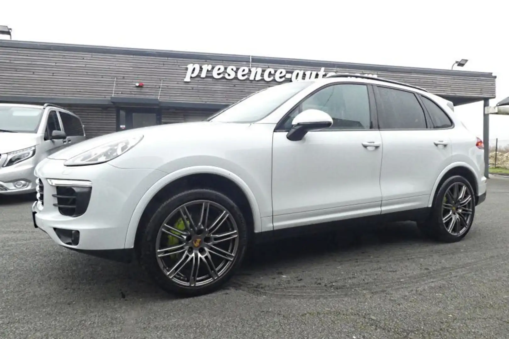 Porsche Cayenne II 3.0 v6 262 PLATINIUM EDITION BVA Bílá - 1