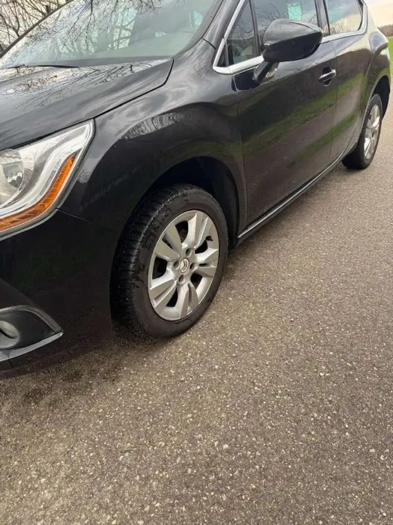 Citroen DS4 DS4 e-HDi 115 EGS6 Airdream So Chic Schwarz - 1