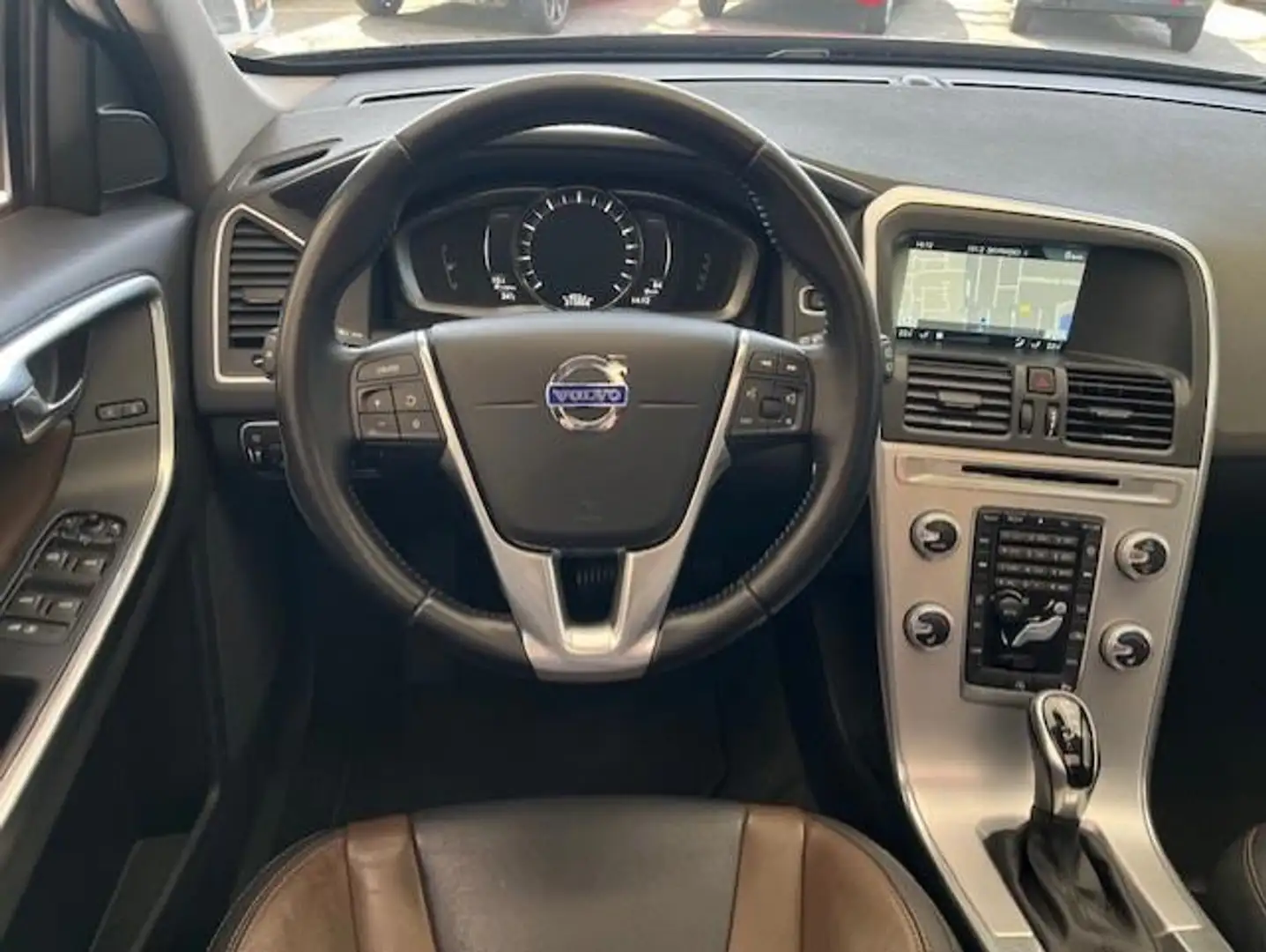 Volvo XC60 2.0 T5 FWD R-Design/Panoramadak/Camera/Navi/Leder/ Zwart - 2