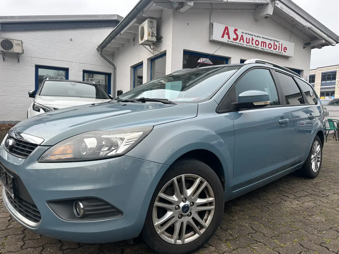 Ford Focus Titanium 2.0 KLIMATR.+EL.FENSTER+ALU+TÜV 03/26 Blau - 1