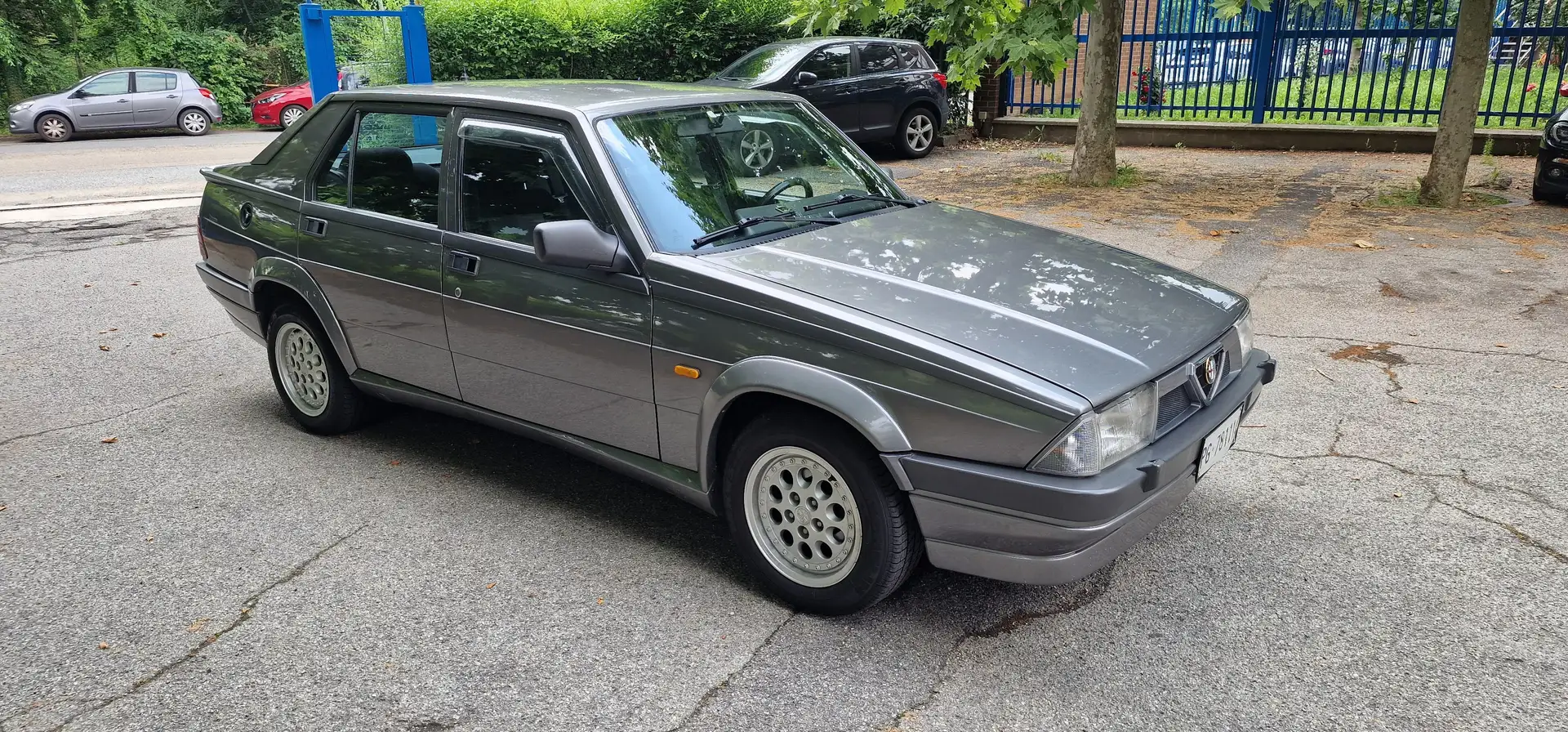Alfa Romeo 75 2.0i ts Argintiu - 1