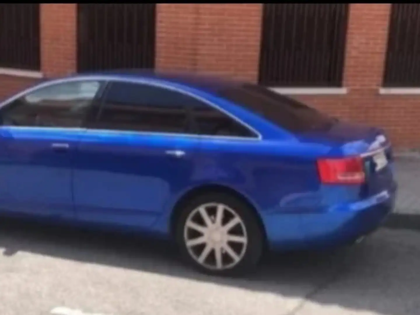 Audi A6 2.4 V6 Azul - 2