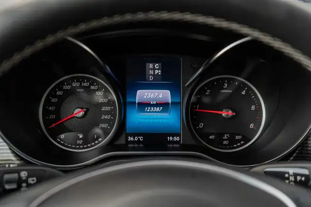 Mercedes-Benz V-Class view 9