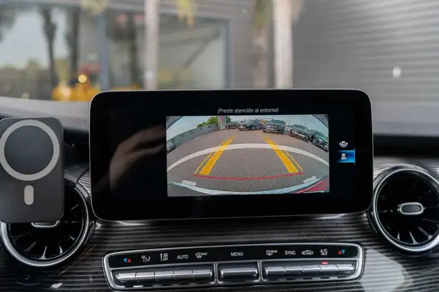 Mercedes-Benz V-Class view 11