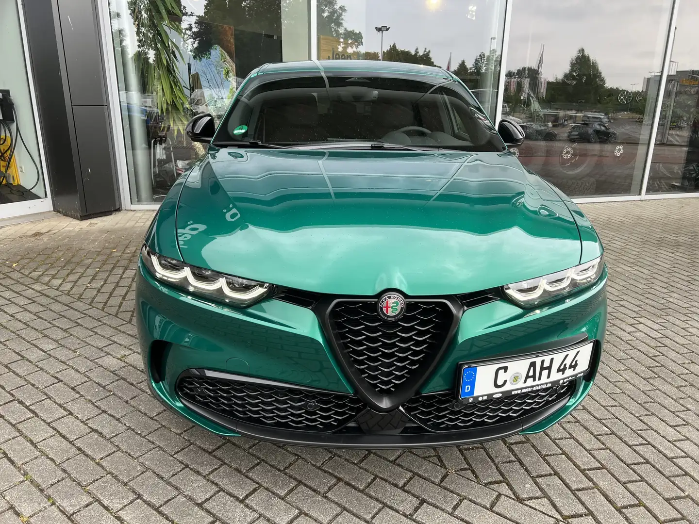 Alfa Romeo Tonale 1.5 T 96kW EDIZIONE SPECIALE Grün - 1