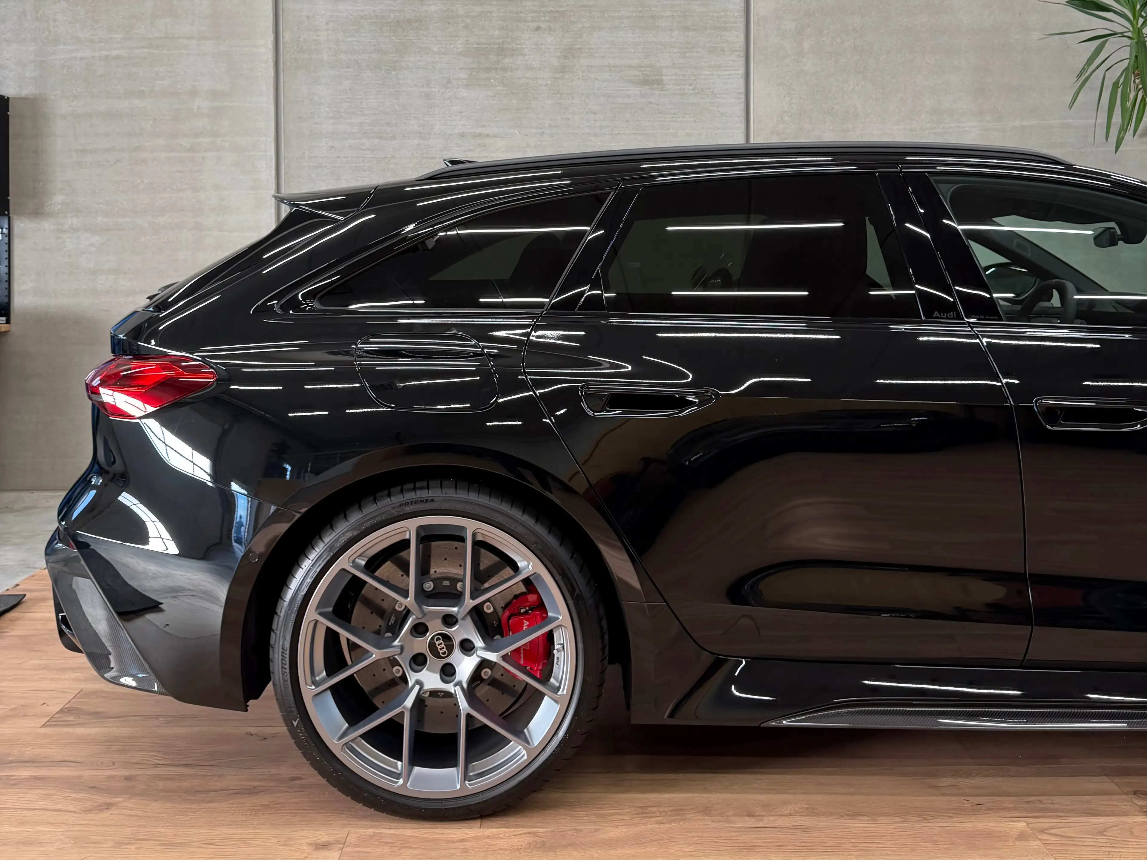 Audi RS5 2.9 TFSI PHEV Quattro / MwSt / Keramik / Pano / Massage / **Sofort Verfügbar** — photo 9