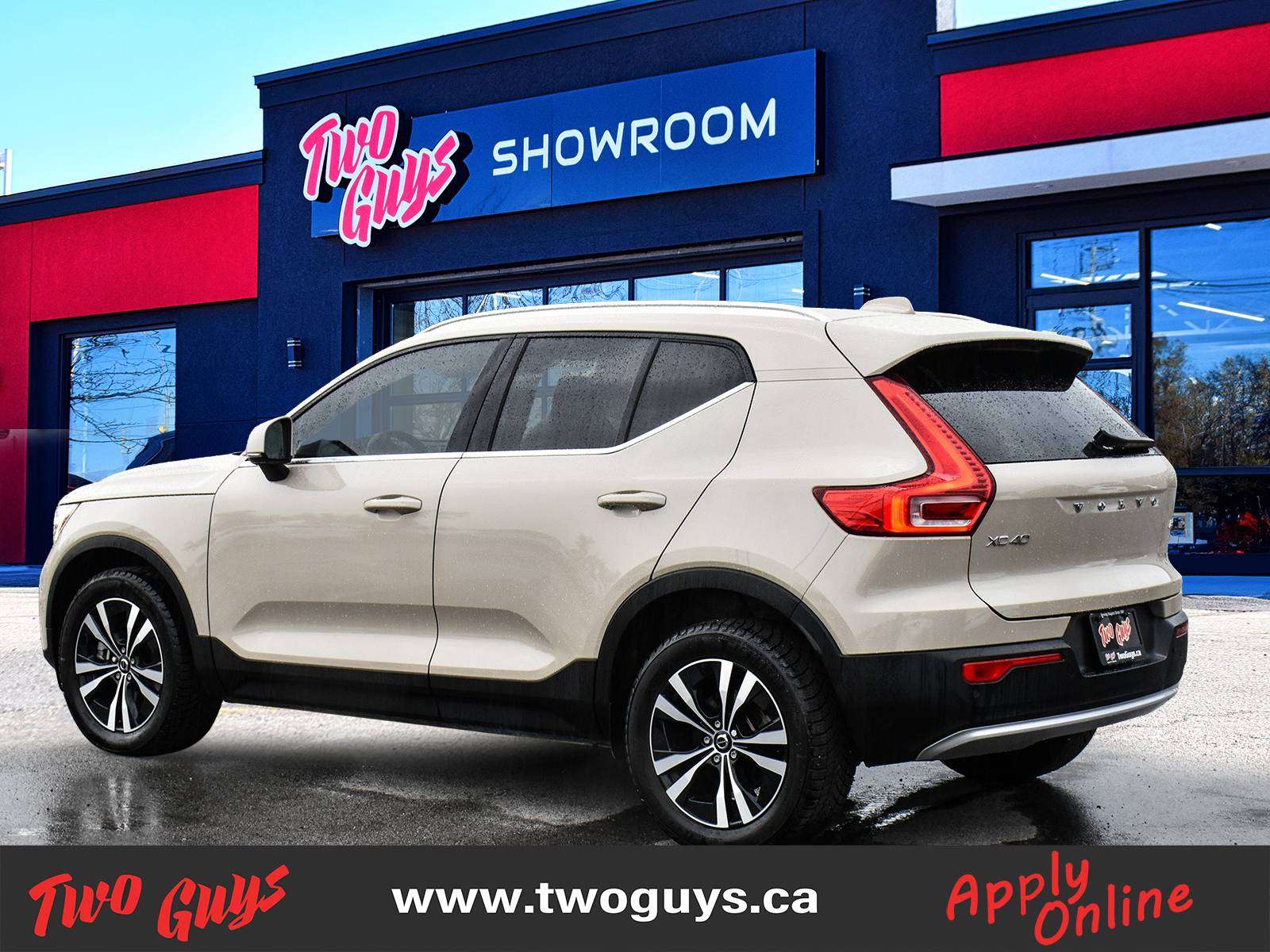 2025 Volvo XC40 Ultra Bright Theme AWD Leather photo 7